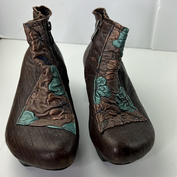 Shendqler brown funky booties size 9 - Picture 2 of 10